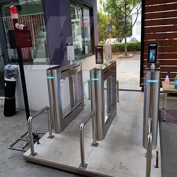 Case Study: Nhà Máy Chấm Công Nhân Viên Di Chuyển Và Tránh Rủi Ro Mất Dữ Liệu Với eTA 1 Cổng kiểm soát ra vào nhận diện khuôn mặt tại nhà máy