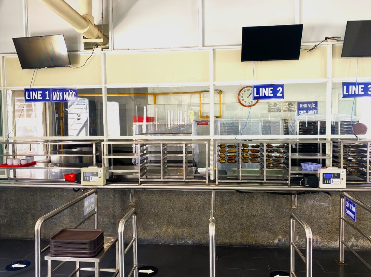 Terminal eCMS quẹt thẻ tại line lấy cơm